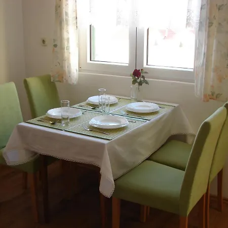 Apartment Grguric Pag Town